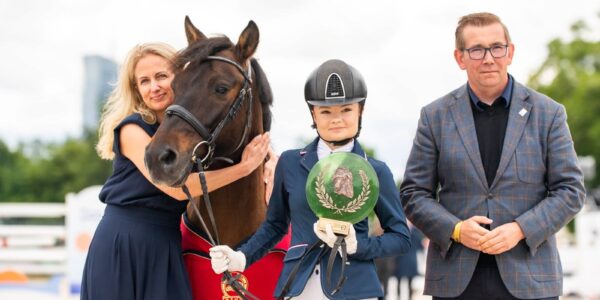 Maja Antosiak i&nbsp;WALEŃ hc z&nbsp;nagrodą PZHK za&nbsp;osiągnięcia sportowe